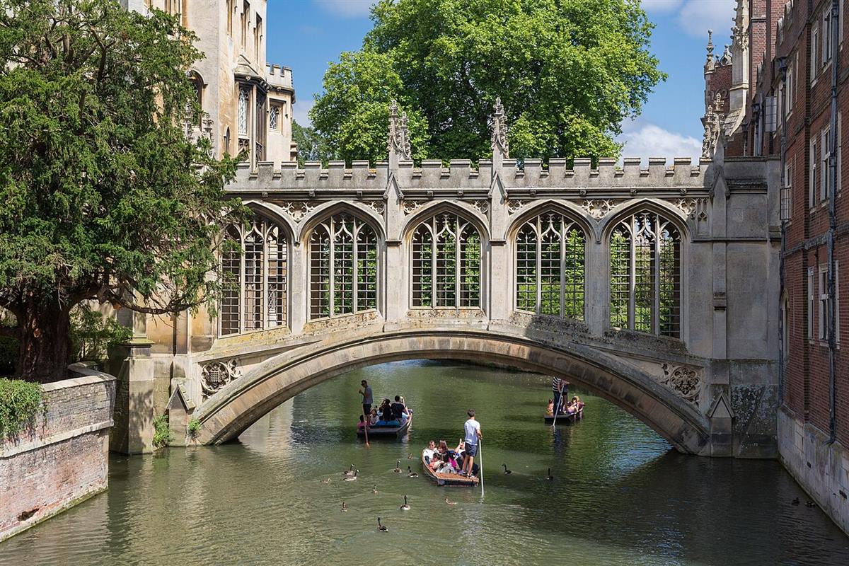 The Bridge of Sighs at St John's College, Cambridge, with punts passing beneath